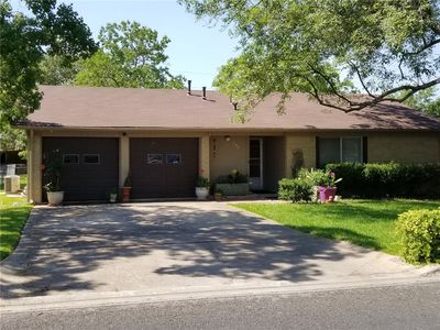 707 Drake Ln, Taylor, TX, 76574