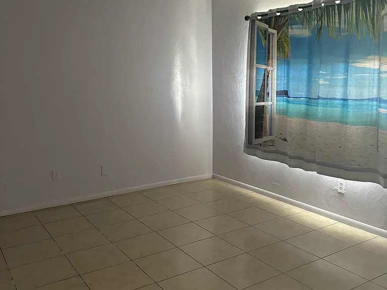 421 Silver Beach Ave #9 — Photo 3