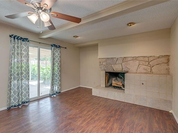 5th image of 810 Arrowhead Dr