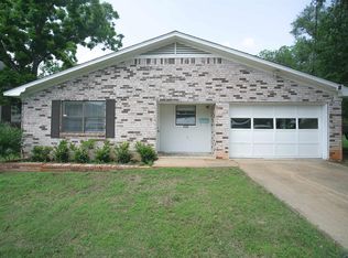 223 E Colorado St, Palestine, TX 75801