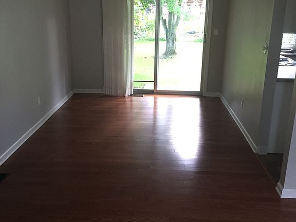 3rd image of 6614 Forest Glen Ave