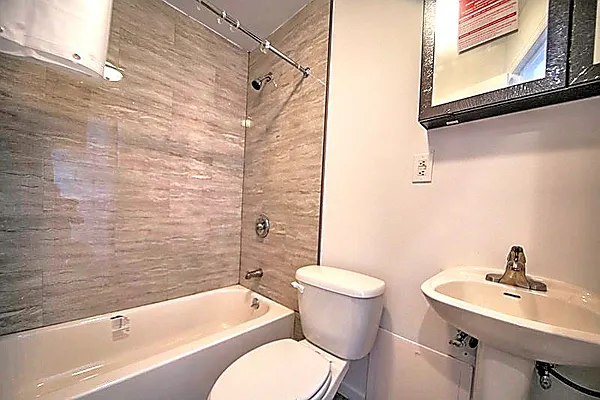 Rented by Metropolitan Realty | media 20