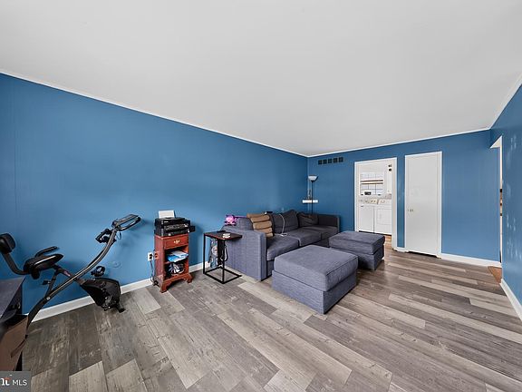 5th image of 3 Penncross Cir