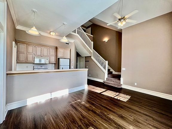 4th image of 340 Campbell Ave #1