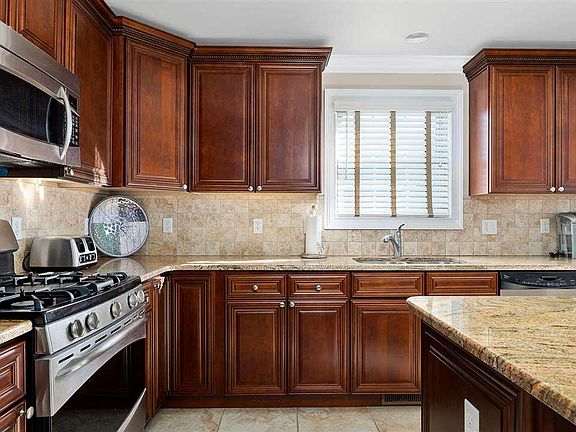 5th image of 407 E 20th Ave #407
