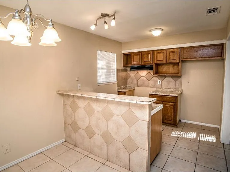 6916 Shady Grove Dr — Photo 5
