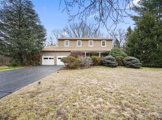 11 Copeland Dr, Suffern, NY 10901