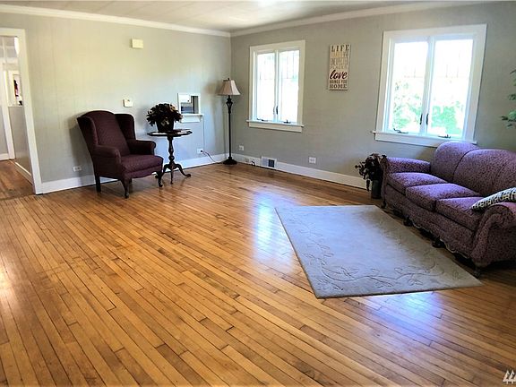 4th image of 3105 Alderwood Ave