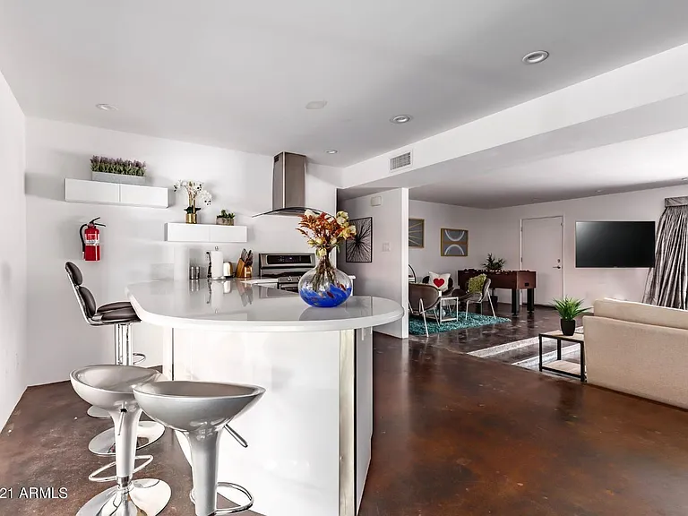 5002 N 38th Pl — Photo 15