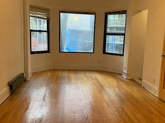 5th image of 127 E 31st St APT 2D