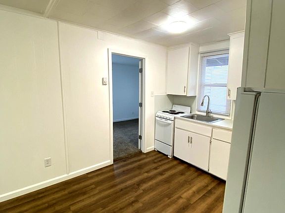 3rd image of 9762 N River Rd #1