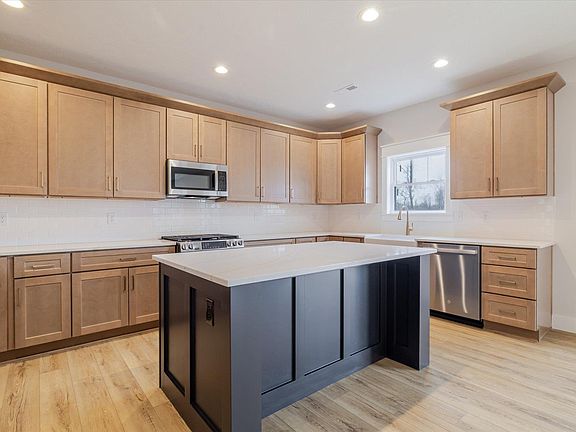 3rd image of 4048 W Carmola Dr