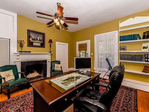 4th image of 1202 Oak Park Ave