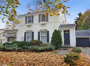 112 Algonquin Rd, Clarendon Hills, IL 60514