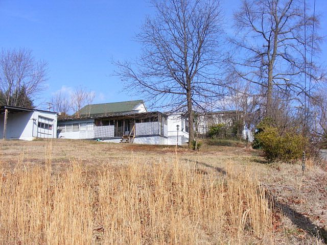 2nd image of 320 Staples Ave