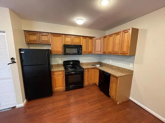 1234 Queen St NE #4 — Photo 9