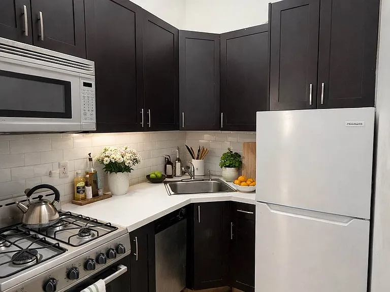 69 W 71st St #2B — Photo 7