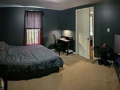 4th image of 3923 Ivy Ave