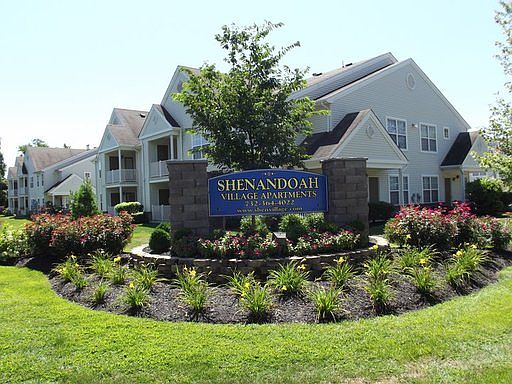 1st image of 208 Susan Dr