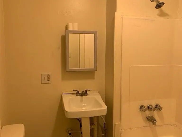 20 Diamond St #2F — Photo 3