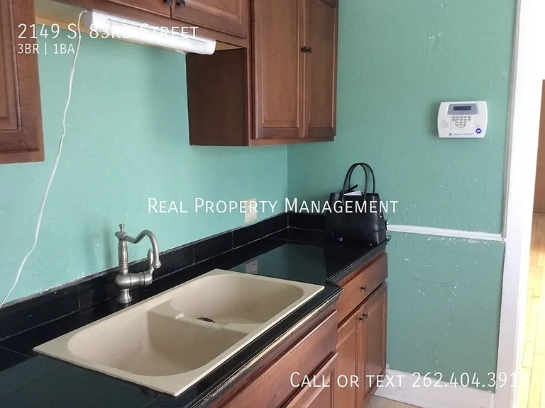 2149 S 83rd St — Photo 2