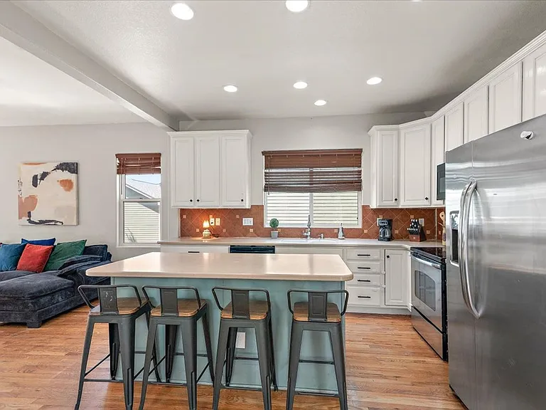 2475 Saint Paul Dr — Photo 8