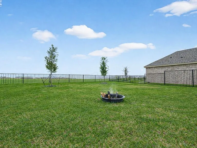 4821 Sun Falls Dr — Photo 2