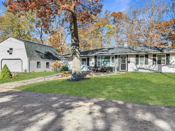 124 Sharon St, Brockton, MA 02302