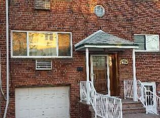 6950 75th St, Flushing, NY 11379