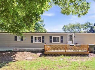 20 B Krzak Rd, North Kingstown, RI 02852