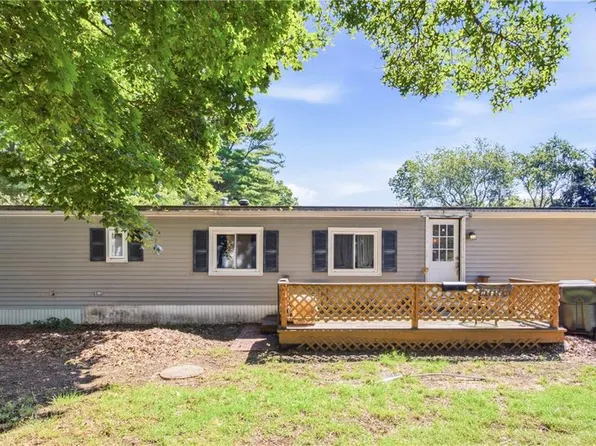 20 B Krzak Rd, North Kingstown, RI 02852