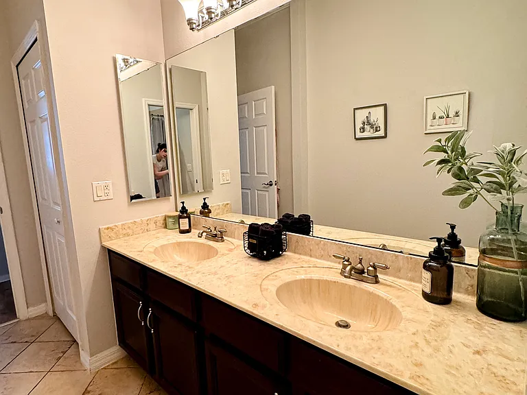 13339 Zori Ln — Photo 23