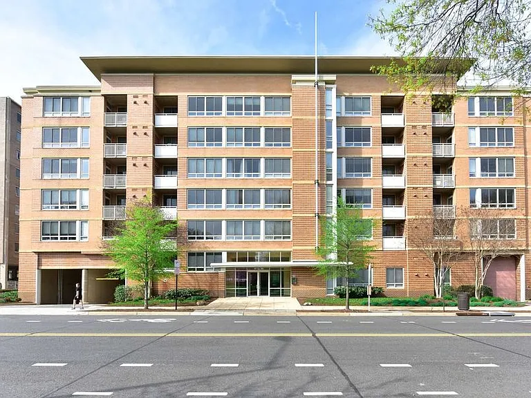 355 I St SW #109 — Photo 3