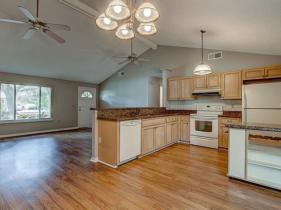 4th image of 8975 Phyliss Ave