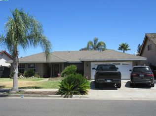 134 E Kennedy Ave, Tulare, CA