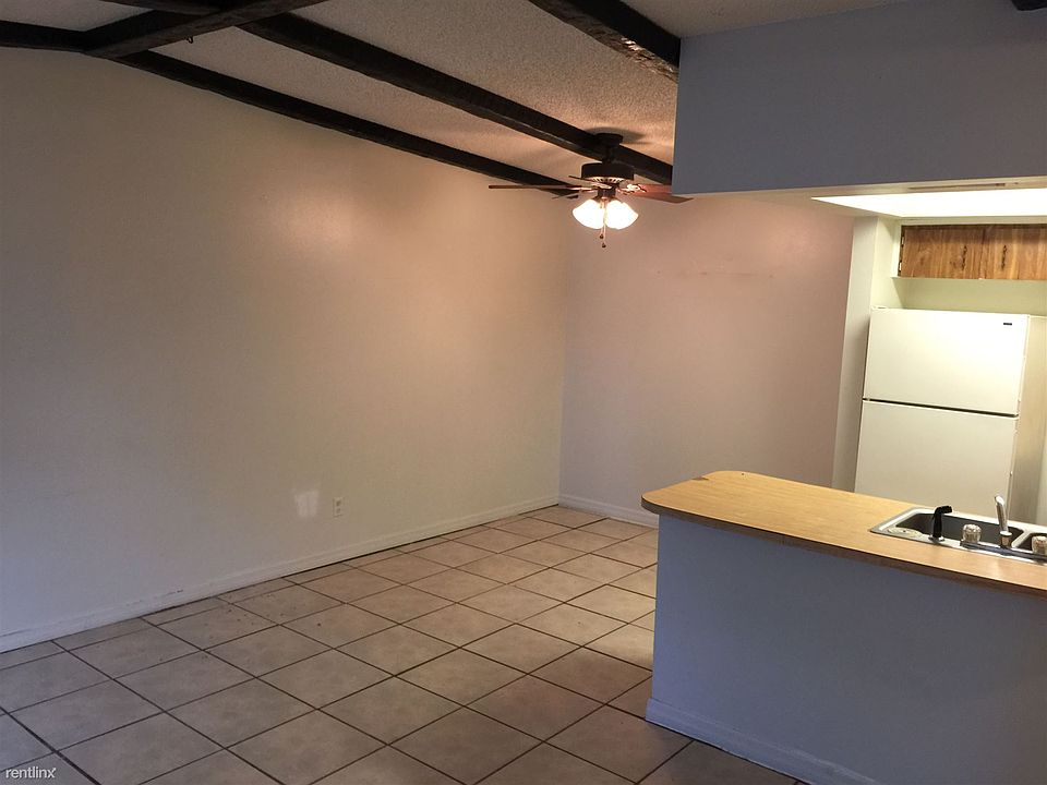 1st image of 3076 Saint Paul Dr