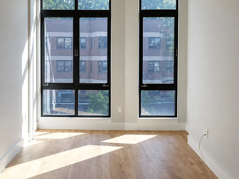 185 Leonard St #3A — Photo 5