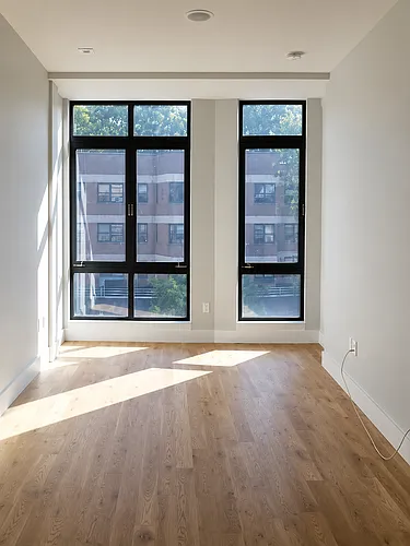 185 Leonard St #3A Photo 1
