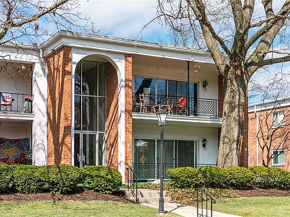 4th image of 3171 Southdale Dr #9