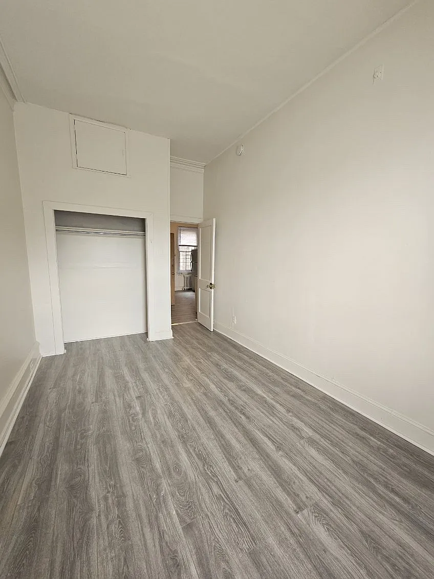 4023 Locust St — Photo 2