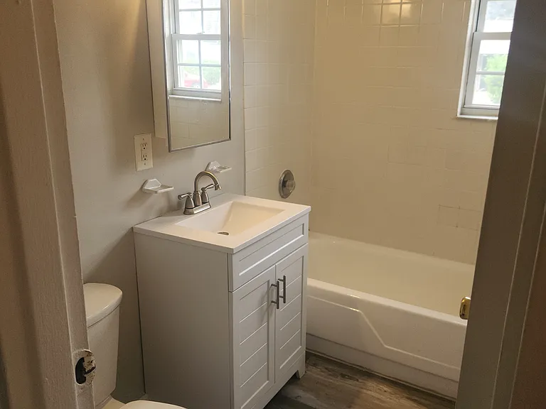 Pine Gate Apartments — Photo 20