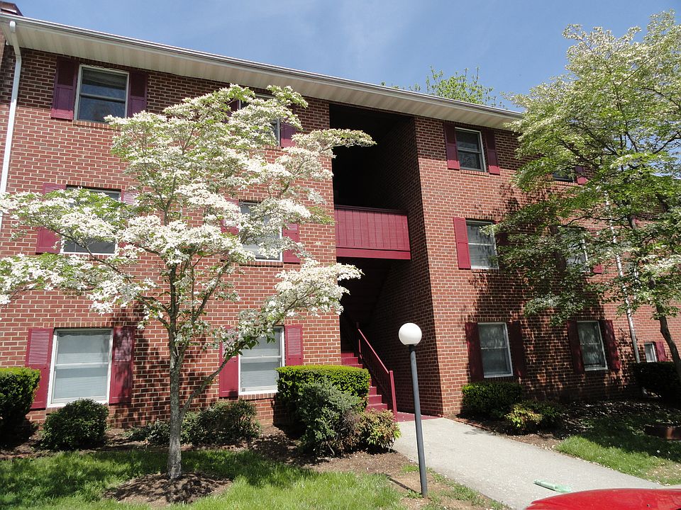 1st image of 500 Houston St APT 9