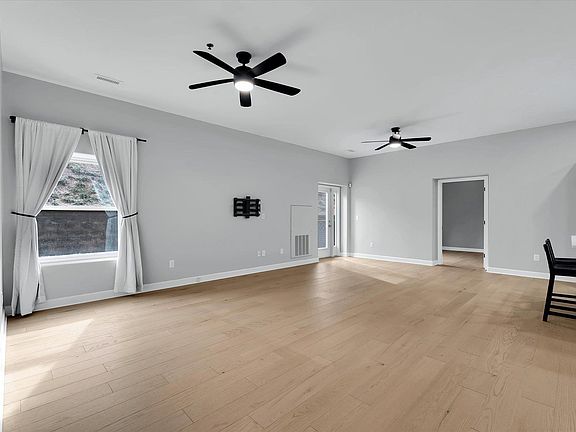 3rd image of 1001 Church St #109