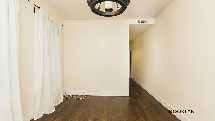 Rented by Nooklyn NYC LLC | media 44