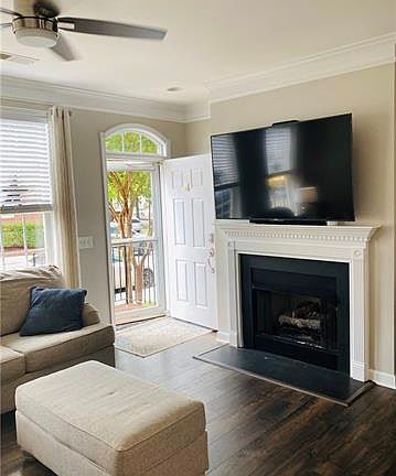 3rd image of 240 Welton Way #119