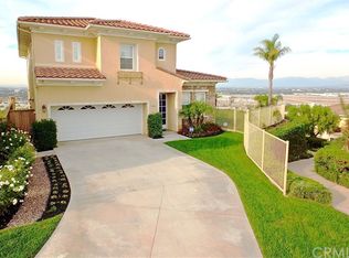 2337 Promontory Dr, Signal Hill, CA 90755
