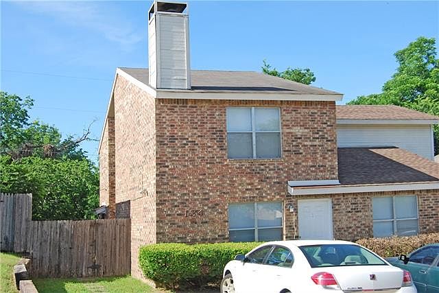 2nd image of 134 Country Bend Dr