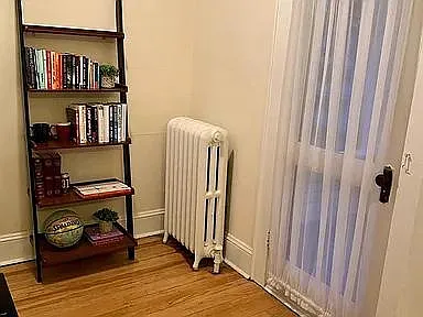 862 Warren St — Photo 2