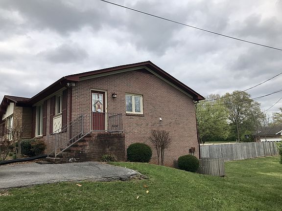 2nd image of 418 Oak Hill Dr