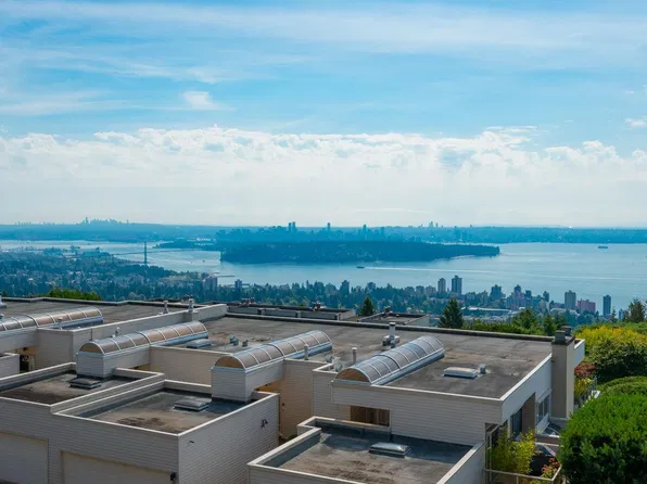 2274 Folkestone Way #210, West Vancouver, BC V7S 2X7